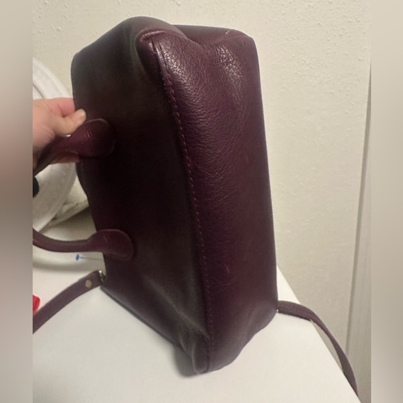 Portland Leather Raindrop Crossbody Floral Embroidered Burgundy Bag - Picture 6 of 13